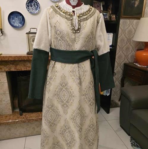 ART.  ABITO STORICO 1400 FEMMINILE